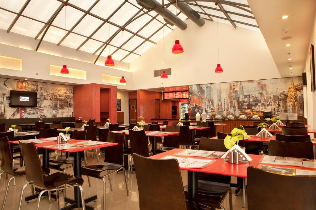 Red Fox By Lemon Tree Hotels, East Delhi Ngoại thất bức ảnh