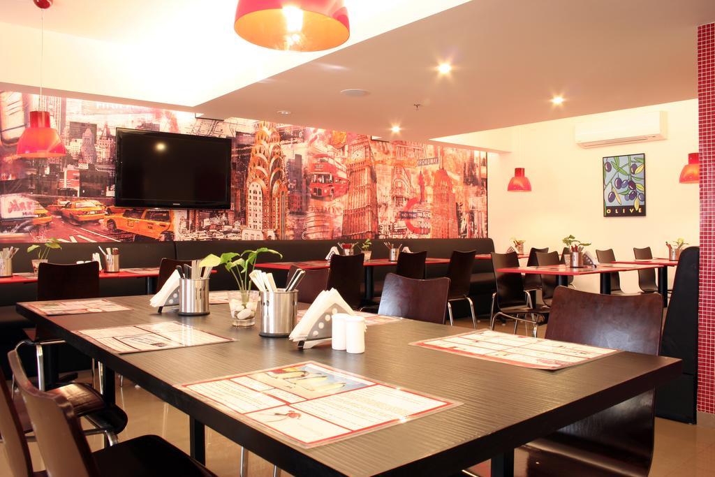 Red Fox By Lemon Tree Hotels, East Delhi Ngoại thất bức ảnh