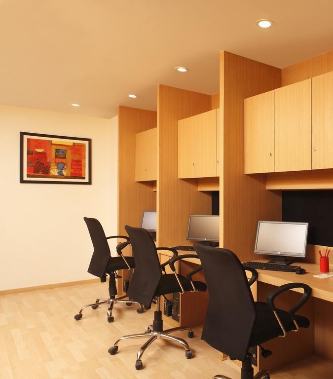 Red Fox By Lemon Tree Hotels, East Delhi Ngoại thất bức ảnh